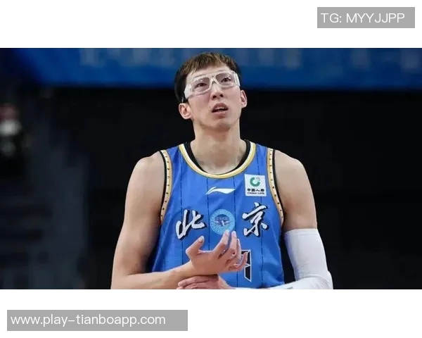 周琦关键时刻失误成败笔全场仅获8分12板2助助攻表现令人失望